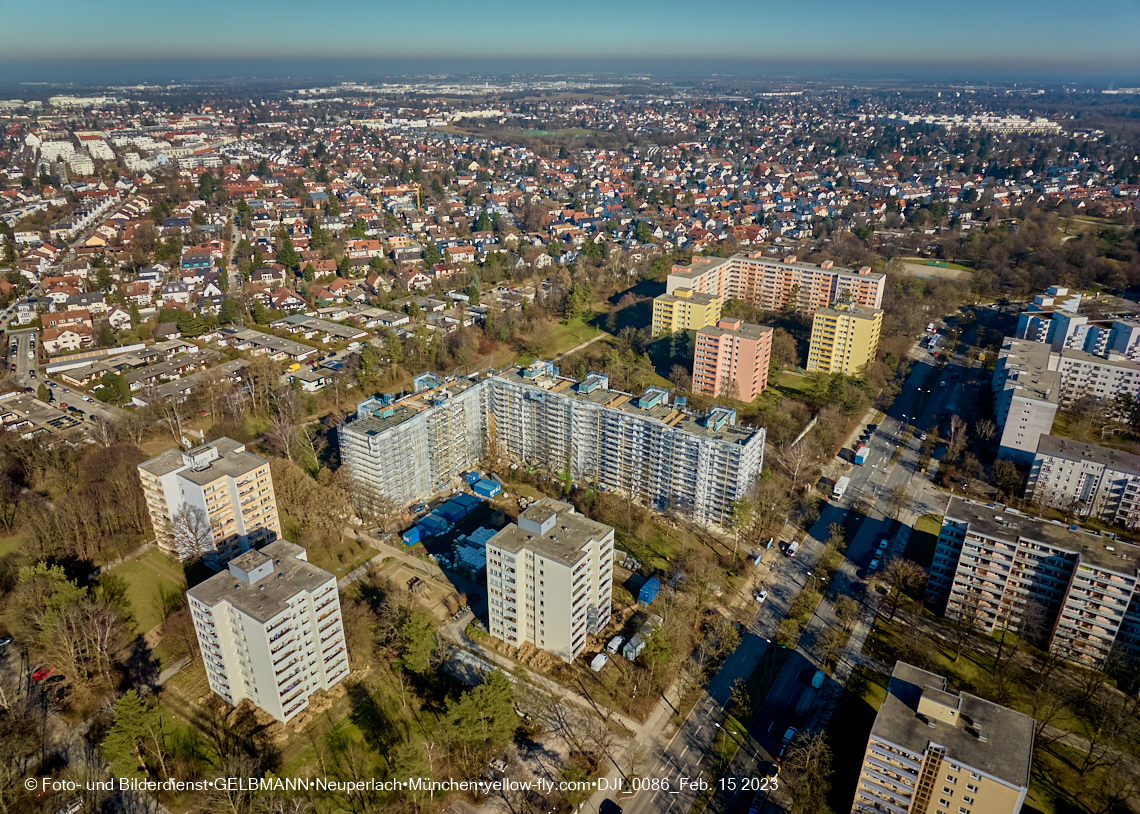 15.02.2023 - Sanierung am Kar-Marx-Ring 11-21 in Neuperlach